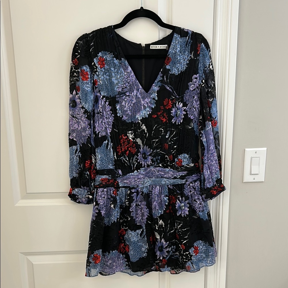 Alice + Olivia Purple V-Neck Bishop Sleeve Sundress